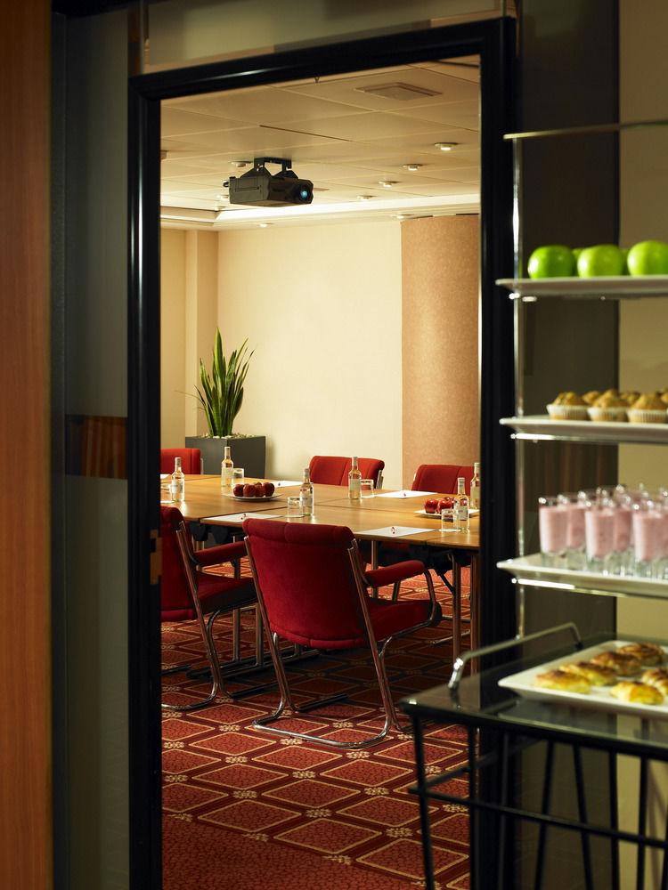 Hotel Delta By Marriott Manchester Airport