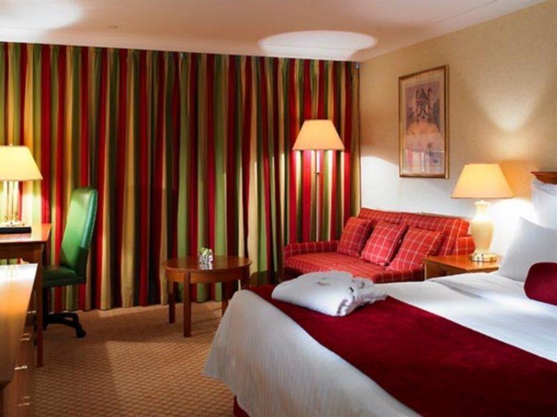 Hotel Delta By Marriott Manchester Airport 4*