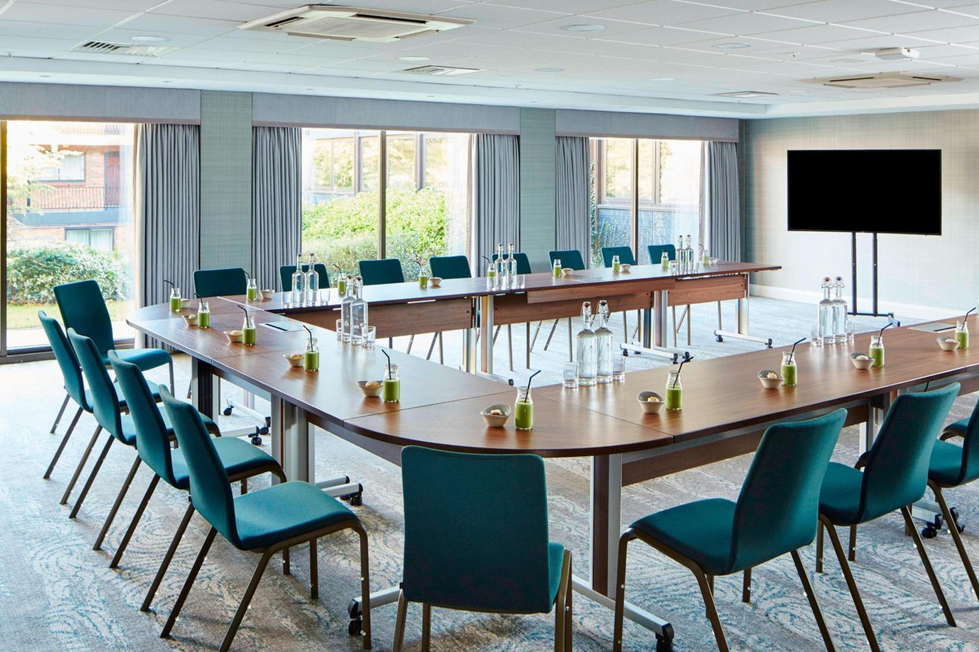 Delta By Marriott Manchester Airport Hotel 4*
