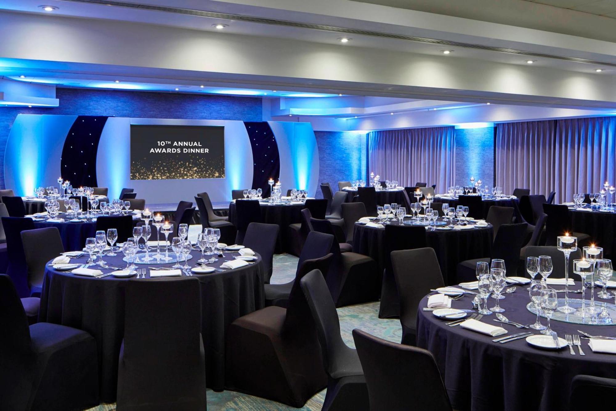 Hotel Delta By Marriott Manchester Airport 4*