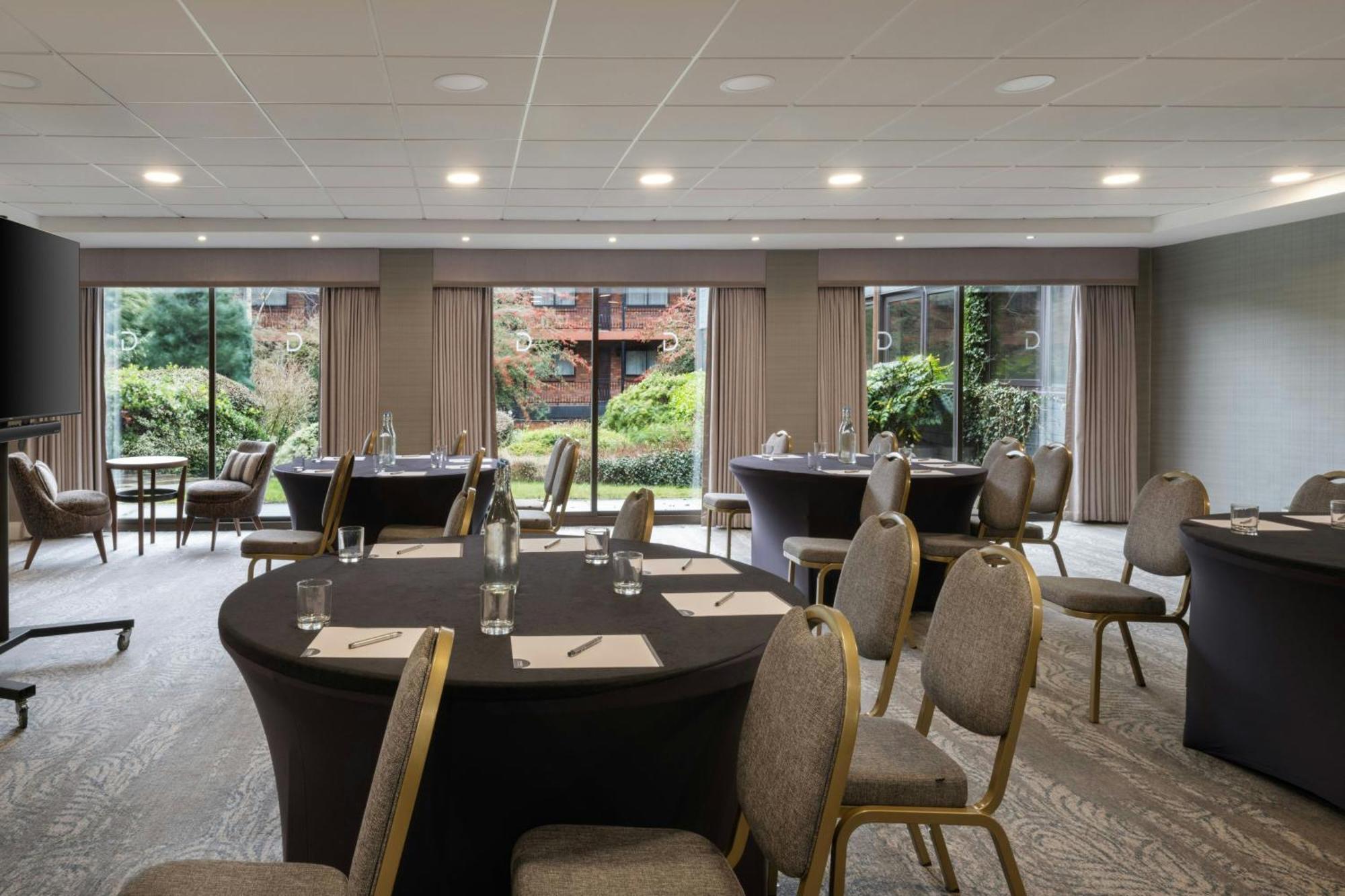 Delta By Marriott Manchester Airport 4*